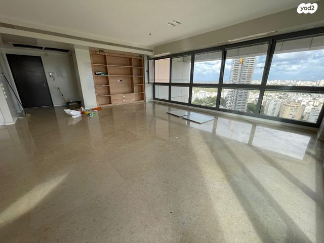 דירה, ניסים אלוני, צמרות איילון, פארק צמרת, תל אביב יפו