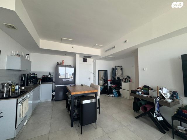 דרך מנחם בגין 160