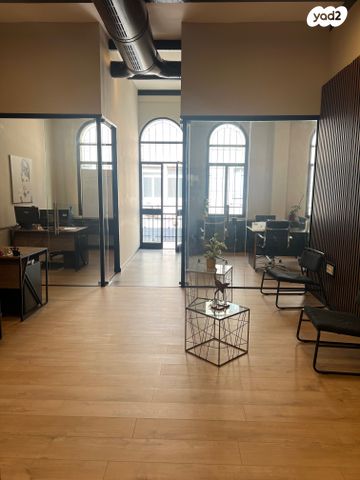 משרדים, נתנזון, שער פלמר, תחנת רכבת השמונה, חיפה