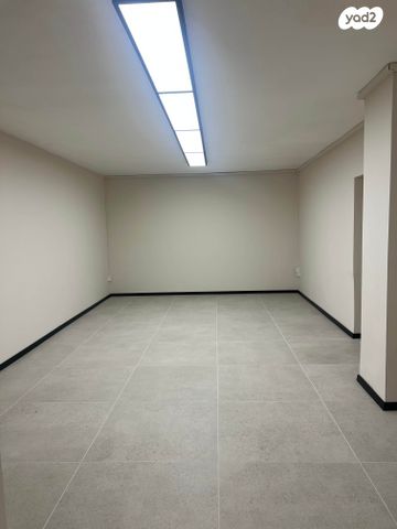 משרדים, נתנזון, שער פלמר, תחנת רכבת השמונה, חיפה