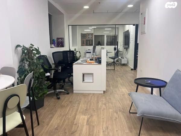 משרדים, דרך זאב ז'בוטינסקי 7, בורסה, רמת גן