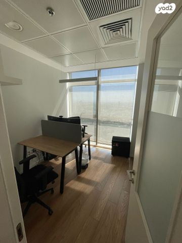 משרדים, השלושה, תל אביב יפו