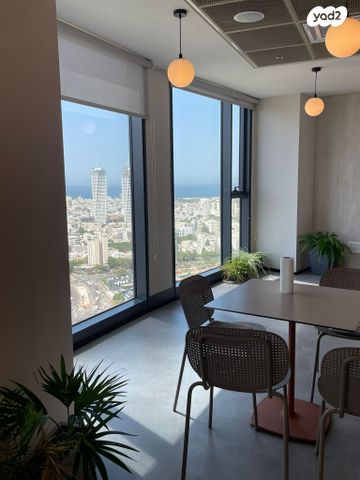 משרדים, אריאל שרון, גבעתיים