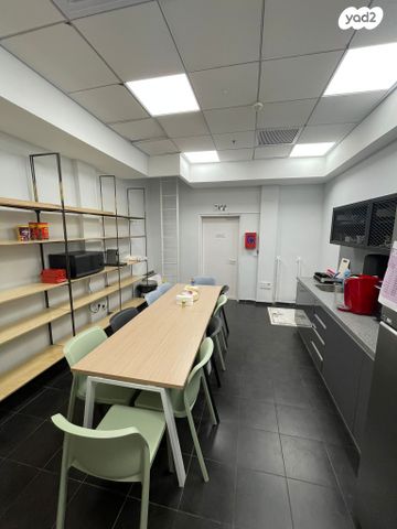 משרדים, השלושה, תל אביב יפו