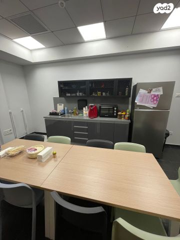 משרדים, השלושה, תל אביב יפו