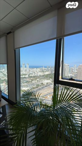 משרדים, אריאל שרון, גבעתיים