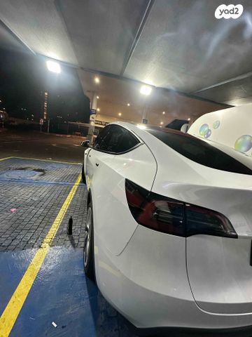 מודעת רכב טסלה מודל Y