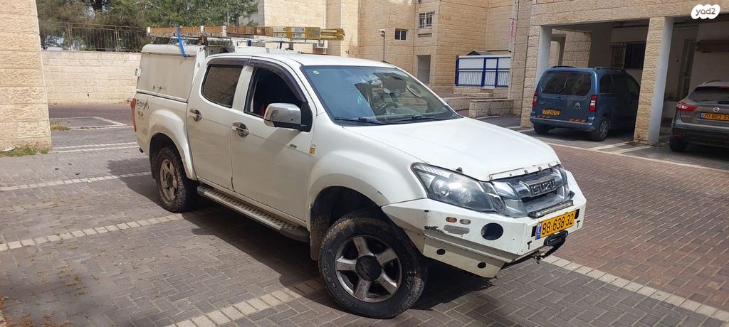 איסוזו די-מקס