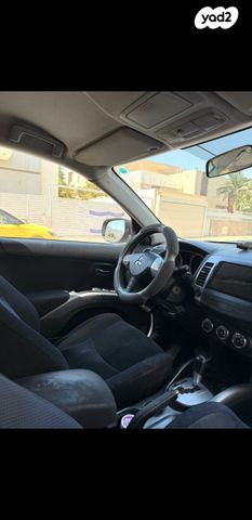 מיצובישי אאוטלנדר