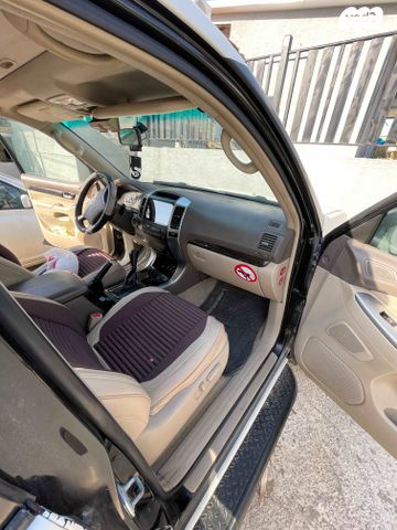 טויוטה לנד קרוזר