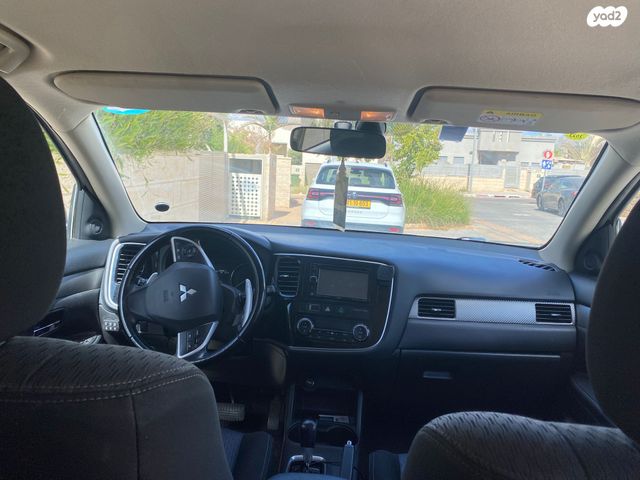 מיצובישי אאוטלנדר