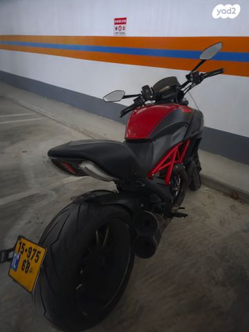 דוקאטי דיאבל קרבון