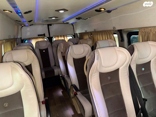 מיניבוסים ורכבי הסעות