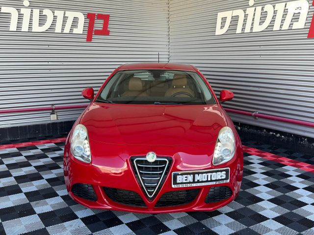 אלפא רומיאו ג'ולייטה