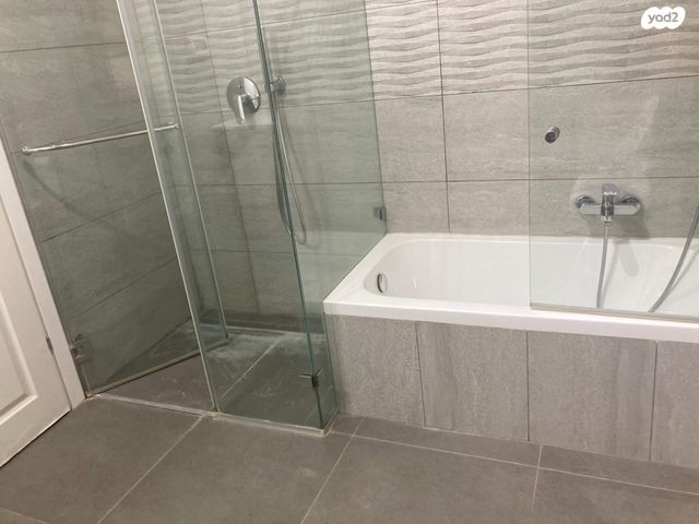 דו משפחתי, המייסדים 29, קזן, רעננה