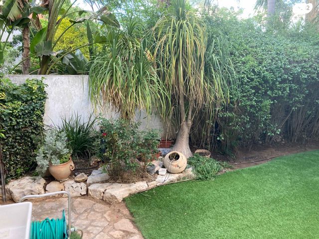 דו משפחתי, המייסדים 29, קזן, רעננה