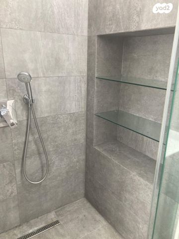 דו משפחתי, המייסדים 29, קזן, רעננה