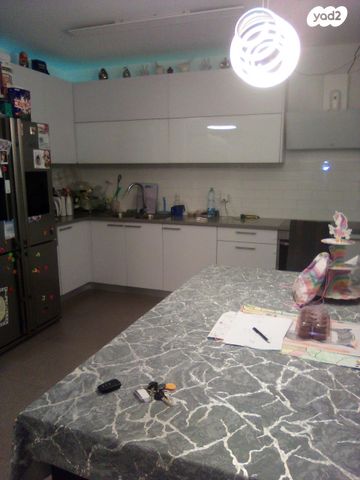 דירה, שדרות הרצל 28, נאות שמיר, יבנה