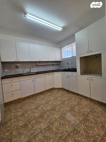 דו משפחתי, אפרים לוזון 55, נווה מנחם, באר שבע