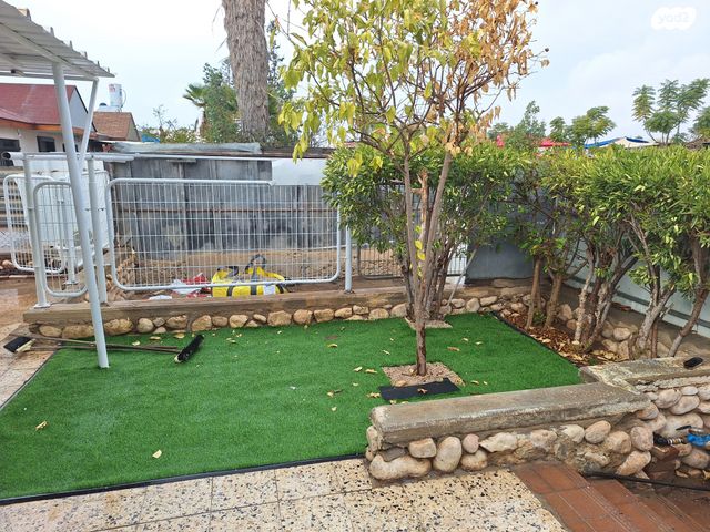 דו משפחתי, אפרים לוזון 55, נווה מנחם, באר שבע