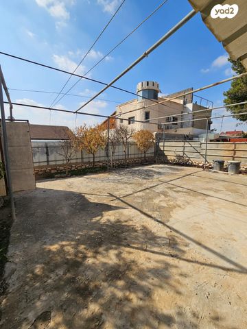 דו משפחתי, אפרים לוזון 55, נווה מנחם, באר שבע