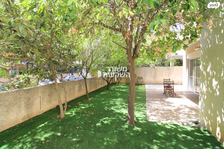 דירת גן, קרית ספיר, כפר סבא