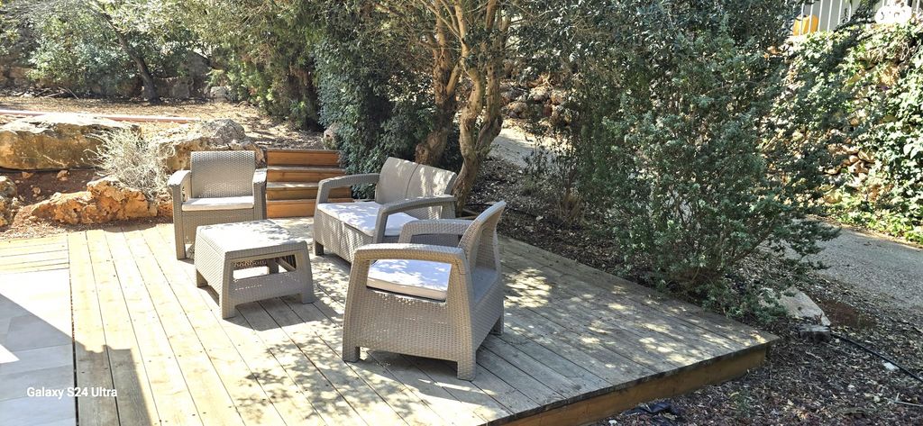 בית פרטי/ קוטג', שכניה