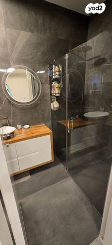 גג/ פנטהאוז, גבעת אלונים, קרית אתא