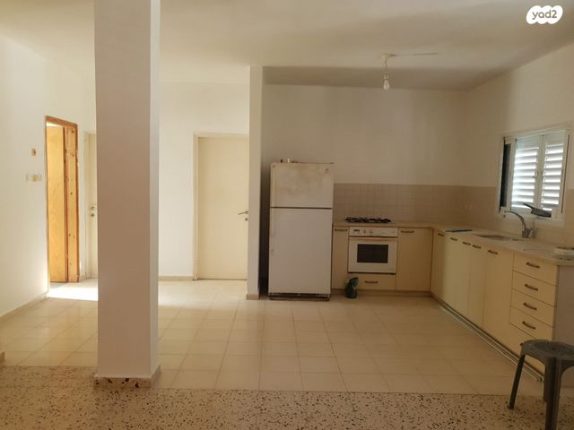 גג/ פנטהאוז, בן ציון דינור, הרצליה הירוקה, נווה עובד, הרצליה