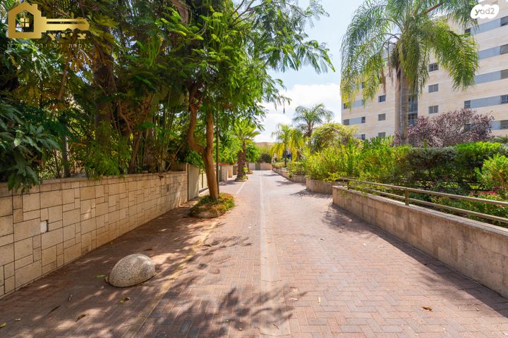 דירה, עבר הירדן, קרית אונו