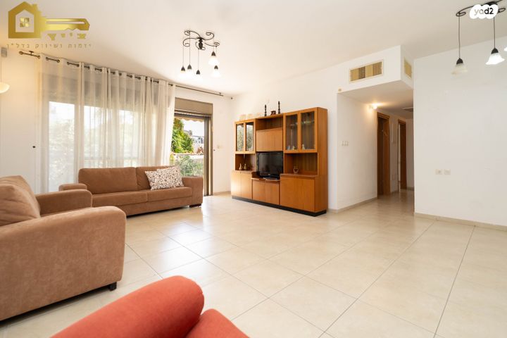 דירה, עבר הירדן, קרית אונו