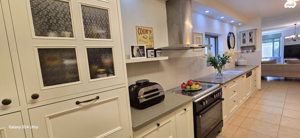 בית פרטי/ קוטג', שכניה