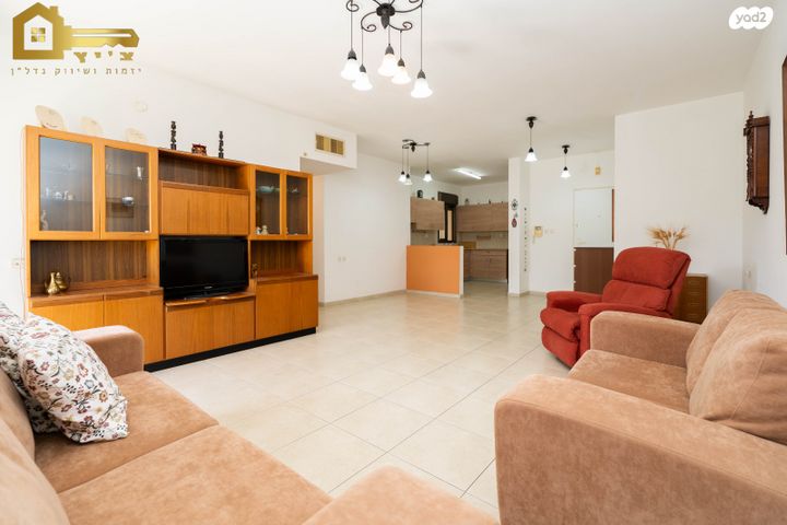 דירה, עבר הירדן, קרית אונו