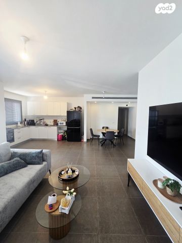 דירה, זלמן שזר 16, מורשת, מודיעין מכבים רעות