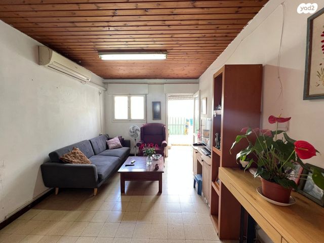 דירה, רבי יהודה הנשיא, עליות, רמת גן