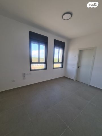 דירה, שיר השירים, שאר העיר, גן יבנה