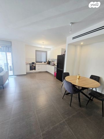 דירה, זלמן שזר 16, מורשת, מודיעין מכבים רעות