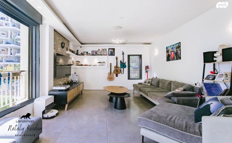 דירה, הרצל 7, מגדיאל, הוד השרון