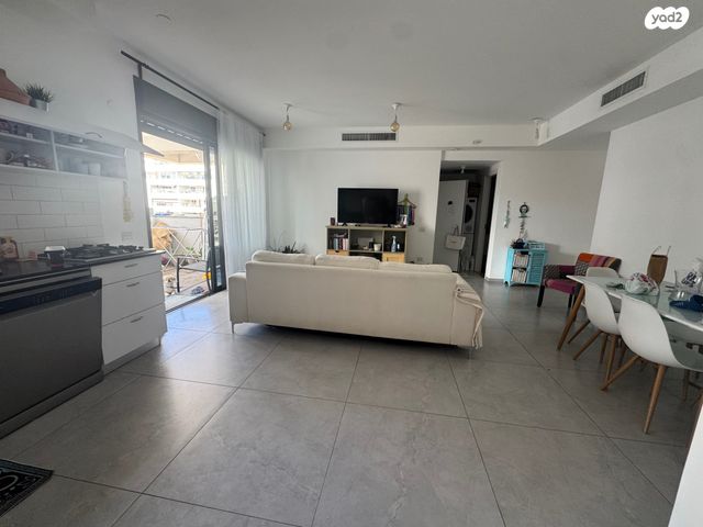 דירה, אור ים, אור עקיבא