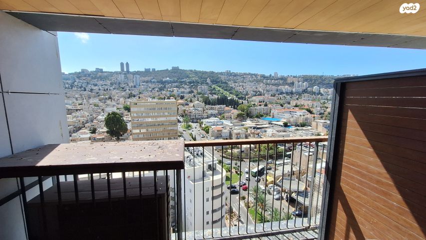 דירה, עין דור, שער פלמר, תחנת רכבת השמונה, חיפה