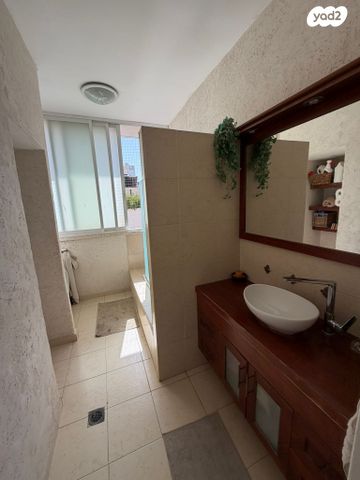 גג/ פנטהאוז, רעננה