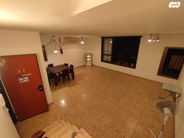 בית פרטי/ קוטג', יגאל אלון, הרצליה