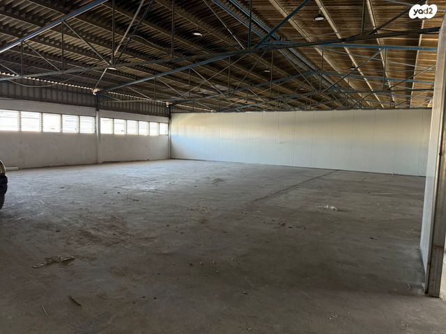 מבני תעשיה, בעלי מלאכה, אזור תעשיה, חדרה