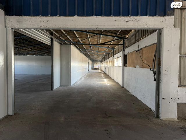 מבני תעשיה, בעלי מלאכה, אזור תעשיה, חדרה