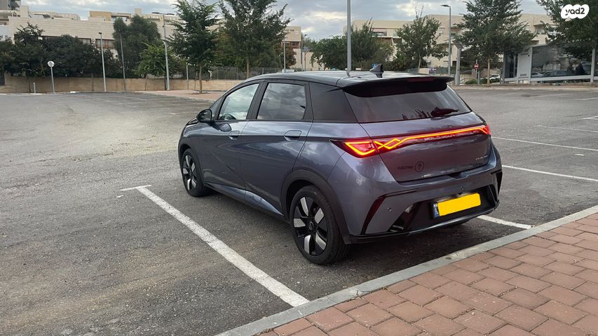 מודעת רכב בי.ווי.די דולפין