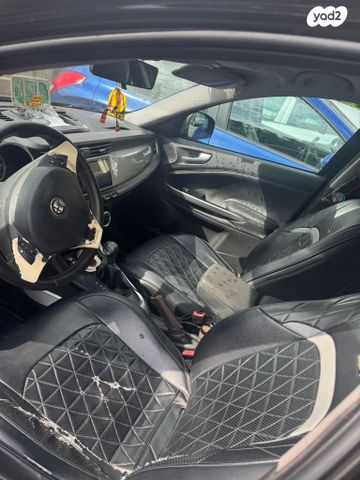 אלפא רומיאו ג'ולייטה