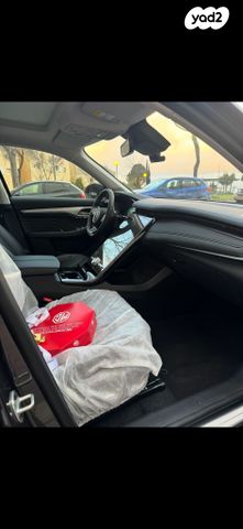 אם ג'י מארוול R