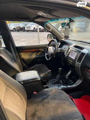 טויוטה לנד קרוזר