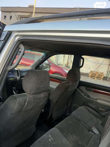 טויוטה לנד קרוזר