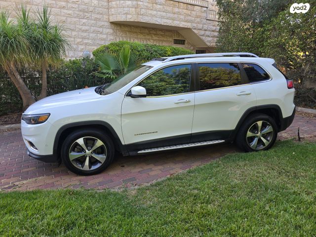 מודעת רכב ג'יפ צ'ירוקי